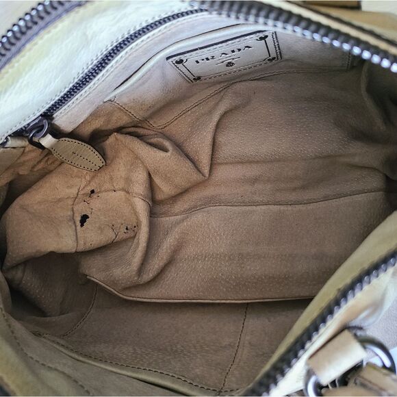 💯 Authentic Prada Handbag 🍀 - Picture 16 of 16